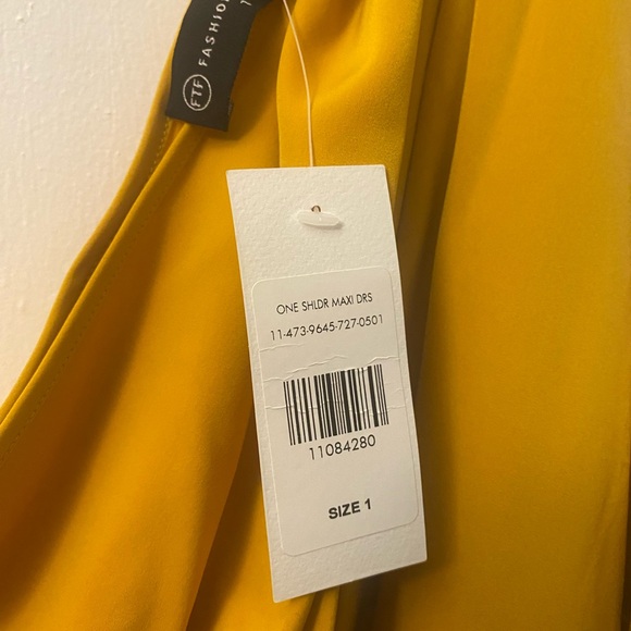 Brand New Fashion to Figure Dress - Picture 3 of 5